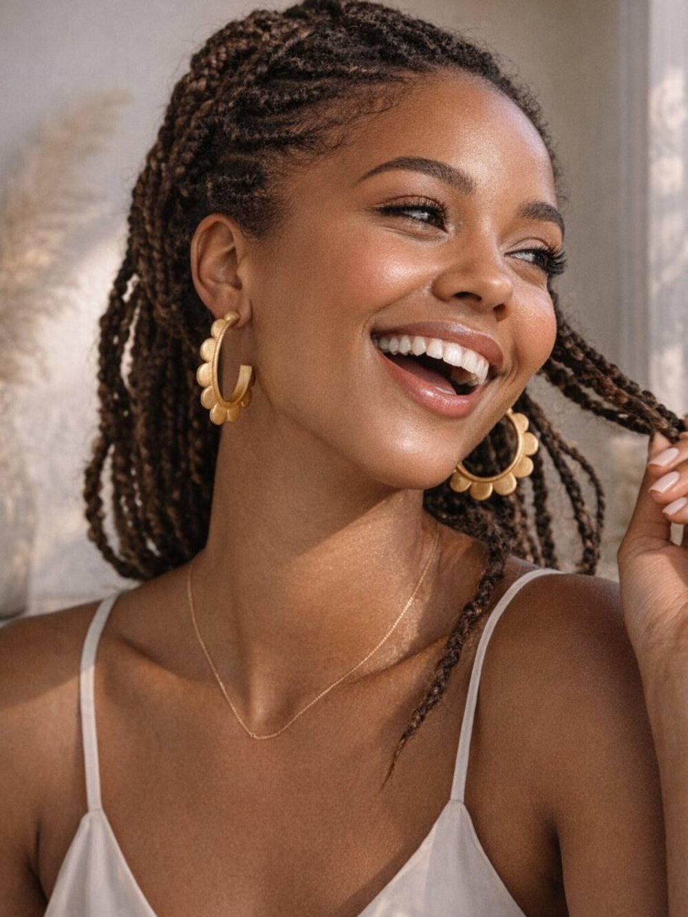 Adorable! Susan Shaw Gold Scallop Hoop Earrings — Elevated Everyday - Picture 2 of 4